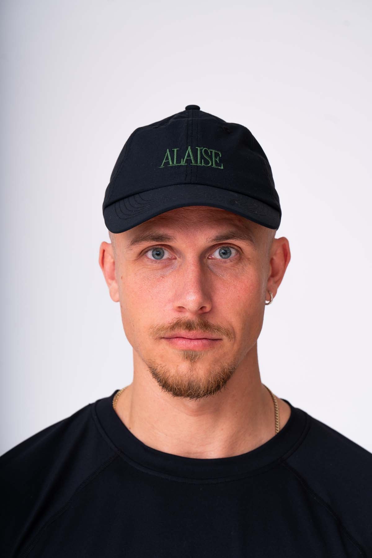 Lightweight Cap in Black