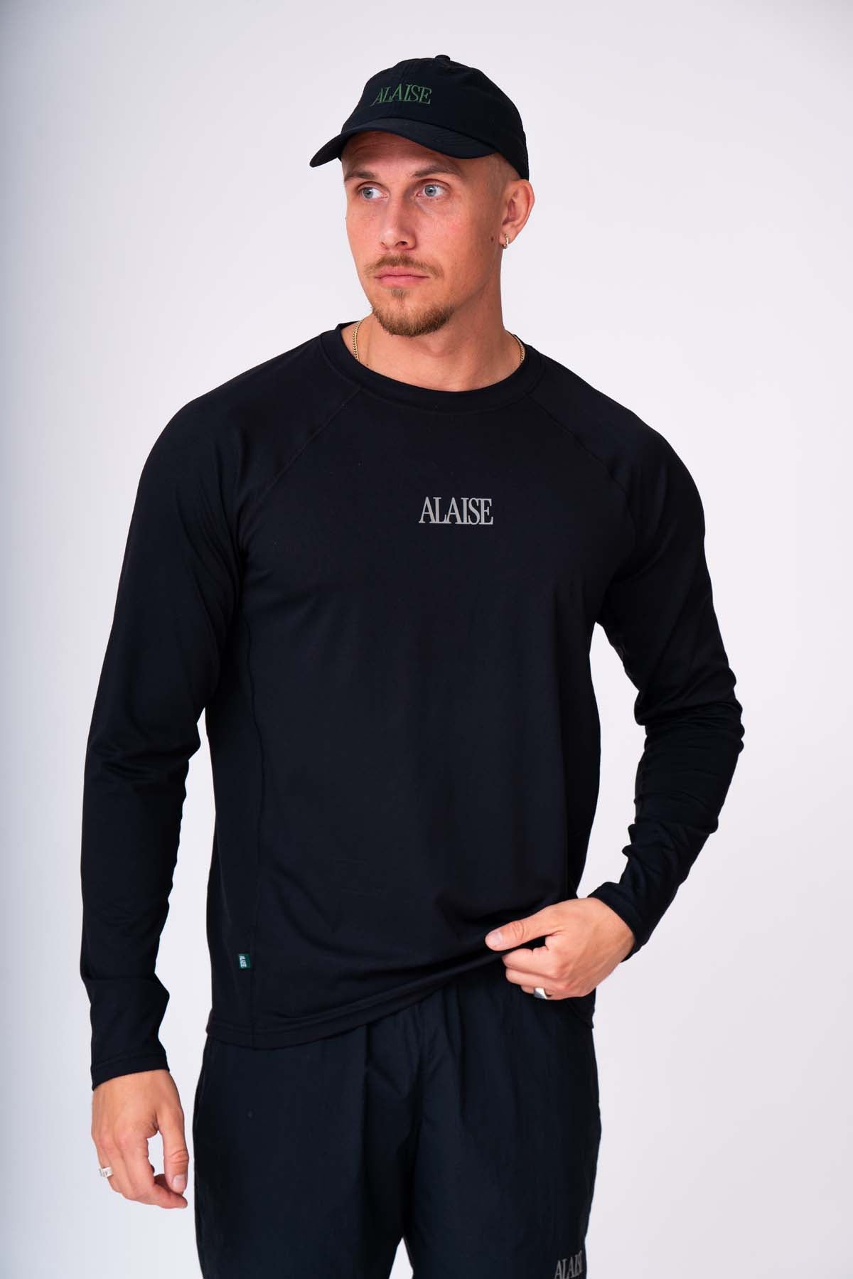 Graphic Active Long Sleeve Shirt in Black