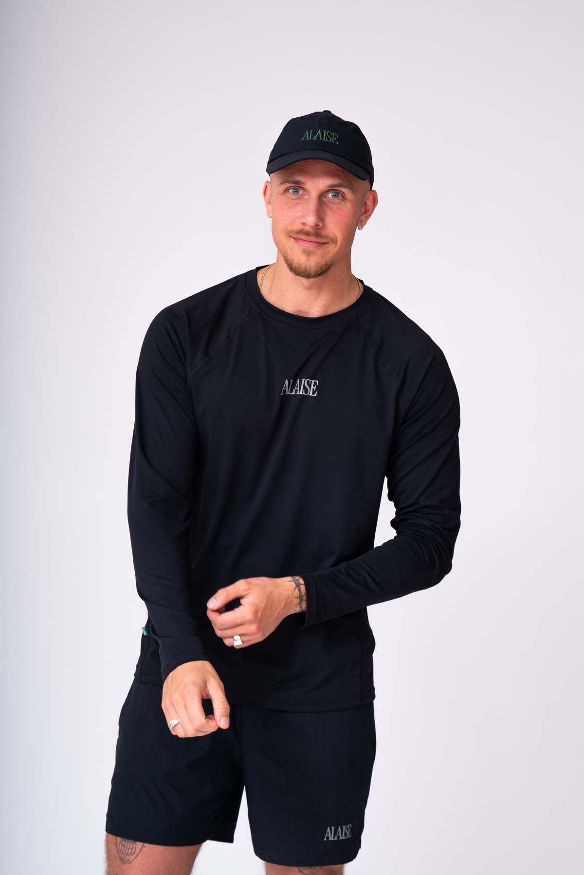 Graphic Active Long Sleeve Shirt in Black