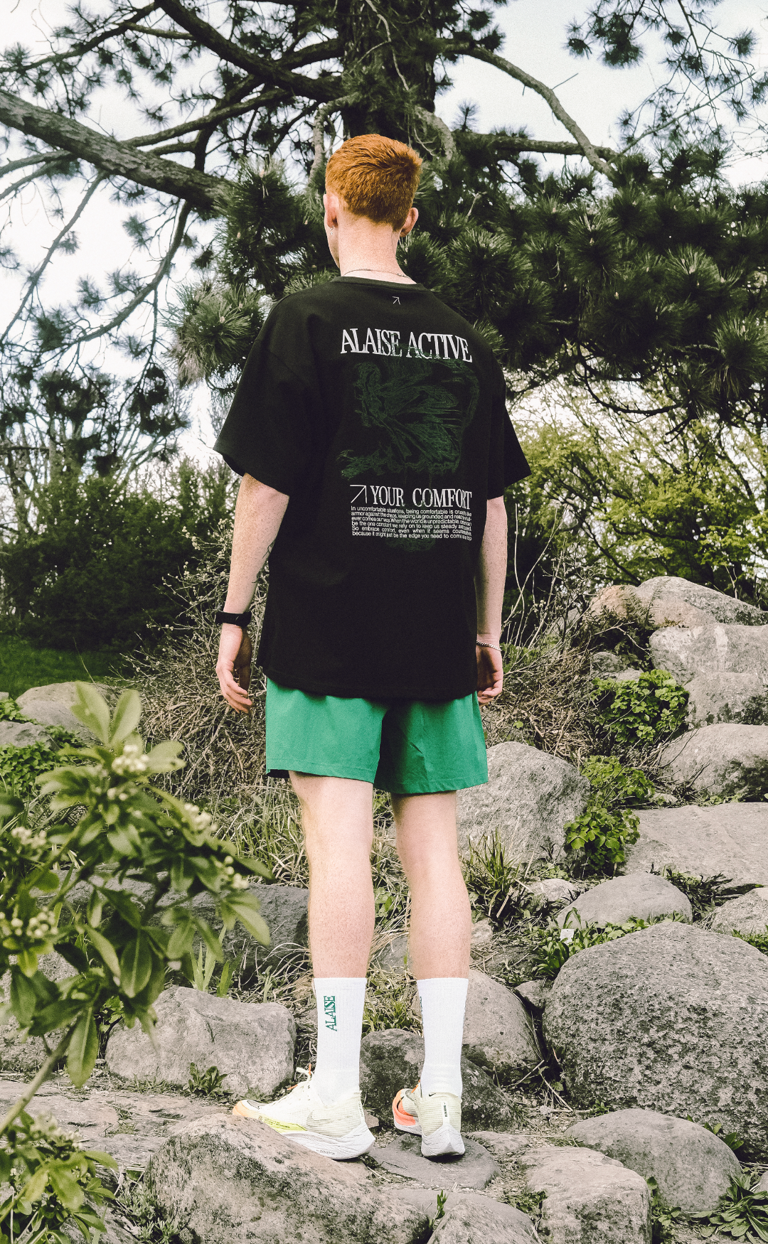 Alaise Graphic Box Fit T-Shirt - Black