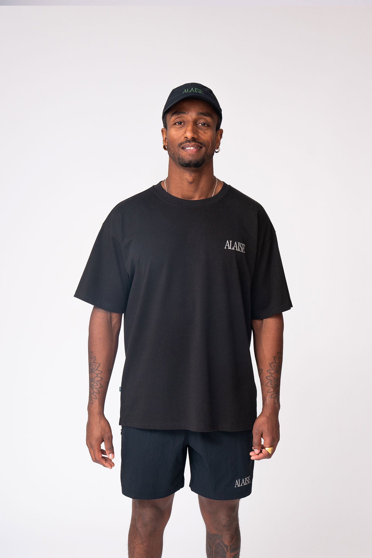 Alaise Graphic Box Fit T-Shirt - Black